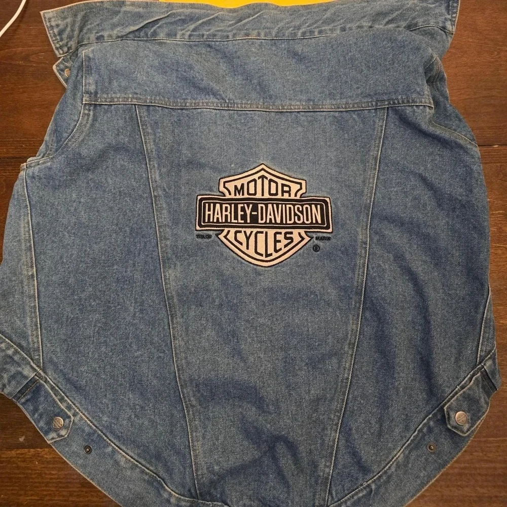 Official 2001 Harley-Davidson denim dog vest in size XL